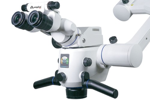 マイクロスコープを使用することで精度が格段に上がる